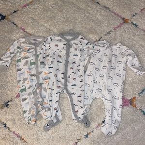Boys footed sleeper set. 6-9M